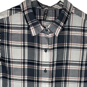 Kuhl Lexi light weight long sleeve button down- women’s small